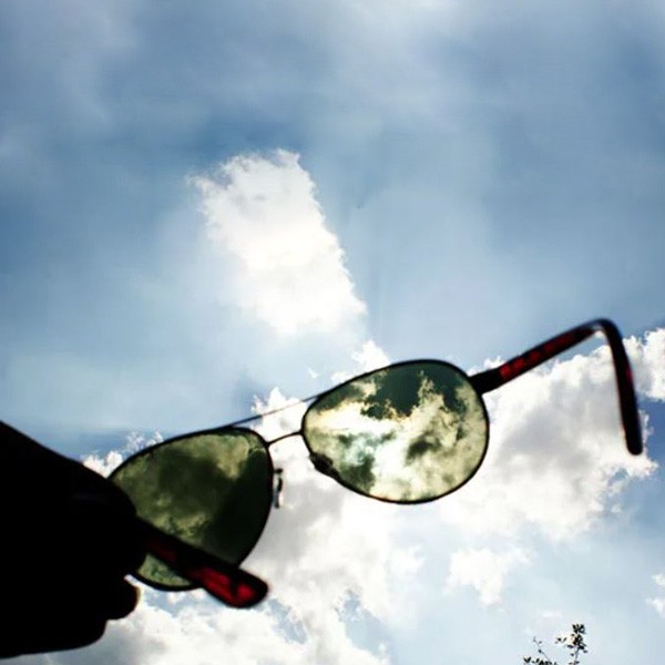 بهترین رنگ لنز عینک برای روزهای ابری