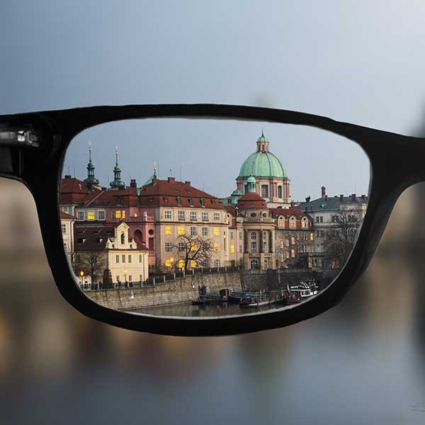 عینک طبی چگونه باعث بهتر دیده شدن اجسام می شود؟