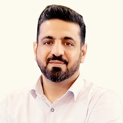هادی ابراهیمی کارشماس ارشد بازاریابی و فروش