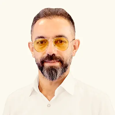 مهدیار برزگر کارشناس بازاریابی بیناطب